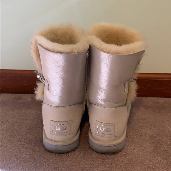 Uggs- Bailey Button Bling Boot size 8 - Picture 2 of 2